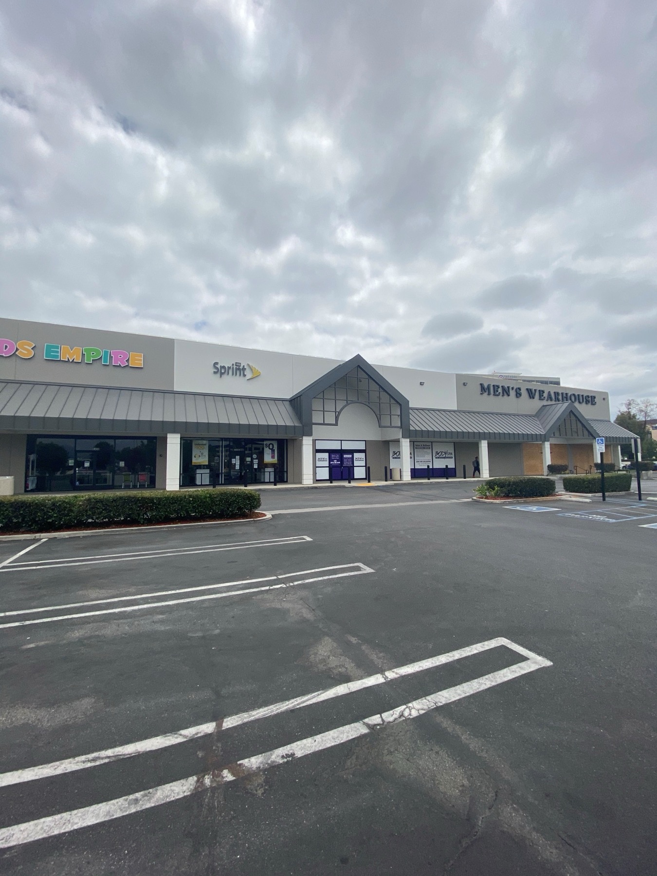 Exterior of the Body Spa Woodland Hills location
